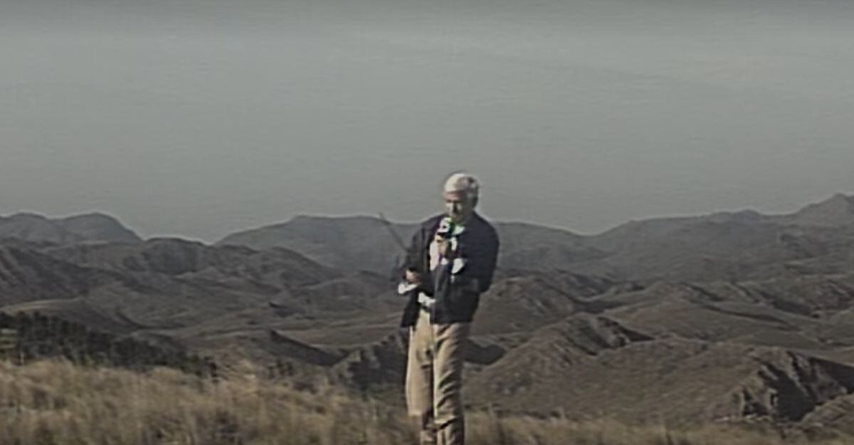 En "El hombre que amaba los platos voladores", José de Zer informando sobre sus hallazgos relacionados a la presencia de ovnis (Foto: Campo Cine y Bicho Films)
