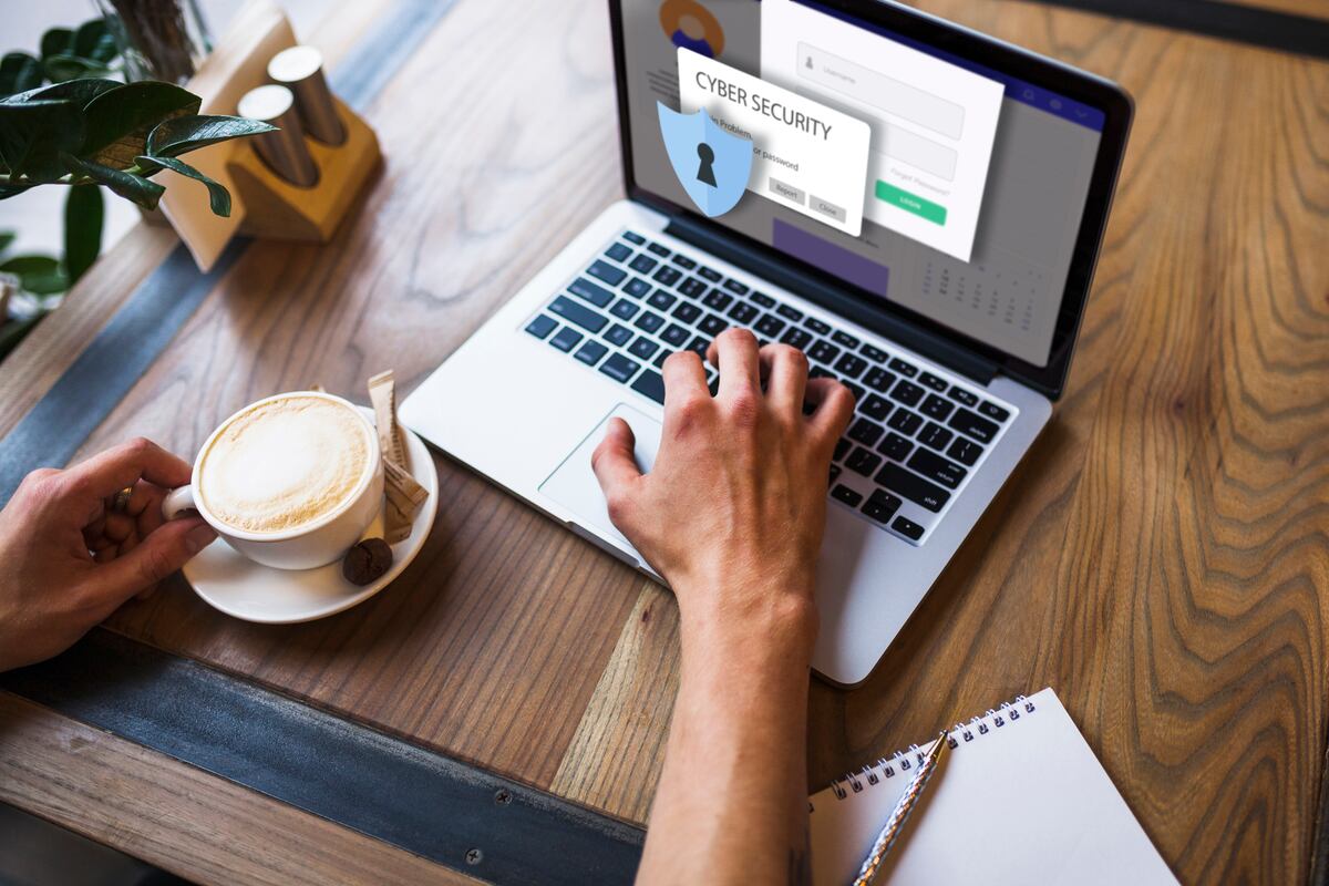 De acuerdo a los últimos datos de National Cyber Security (NCSI), Chile bajó 10 puestos en el índice de ciberseguridad, del puesto 46 al 56, posicionándose por debajo de Paraguay, Argentina y Perú. |Foto: Freepik