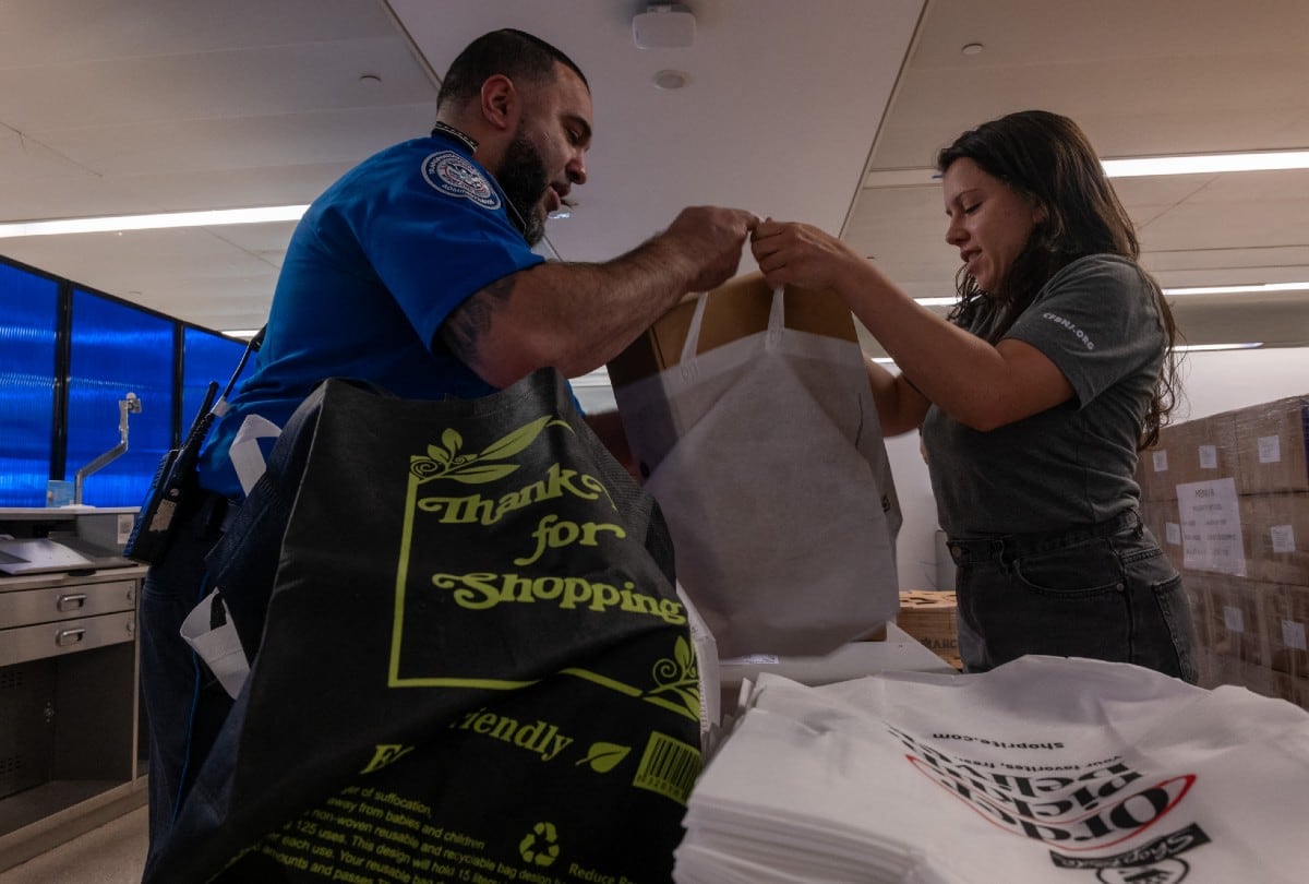 Diversas organizaciones en EE.UU. apoyan a la TSA mediante campañas de donación. | Crédito: SPENCER PLATT / GETTY IMAGES VIA AFP