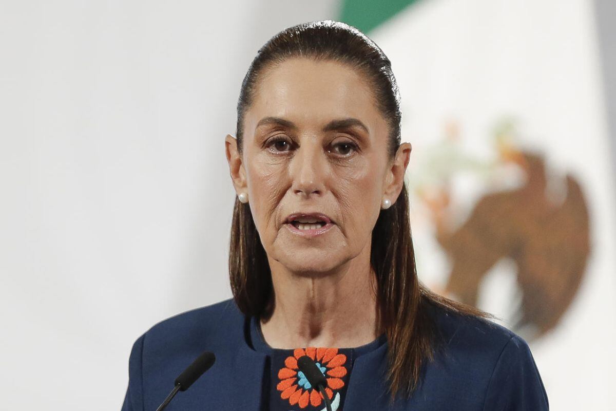 La presidenta de México, Claudia Sheinbaum, durante una rueda de prensa este lunes, en el Palacio Nacional en Ciudad de México. Foto: EFE/ Isaac Esquivel