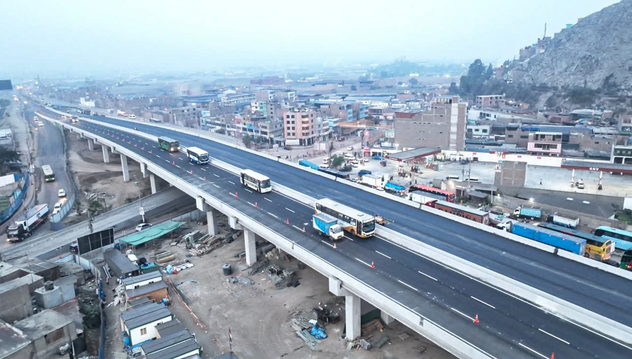 La habilitación comprende dos carriles con tres sentidos de circulación, y funcionará de manera temporal en un horario restringido. Foto: X