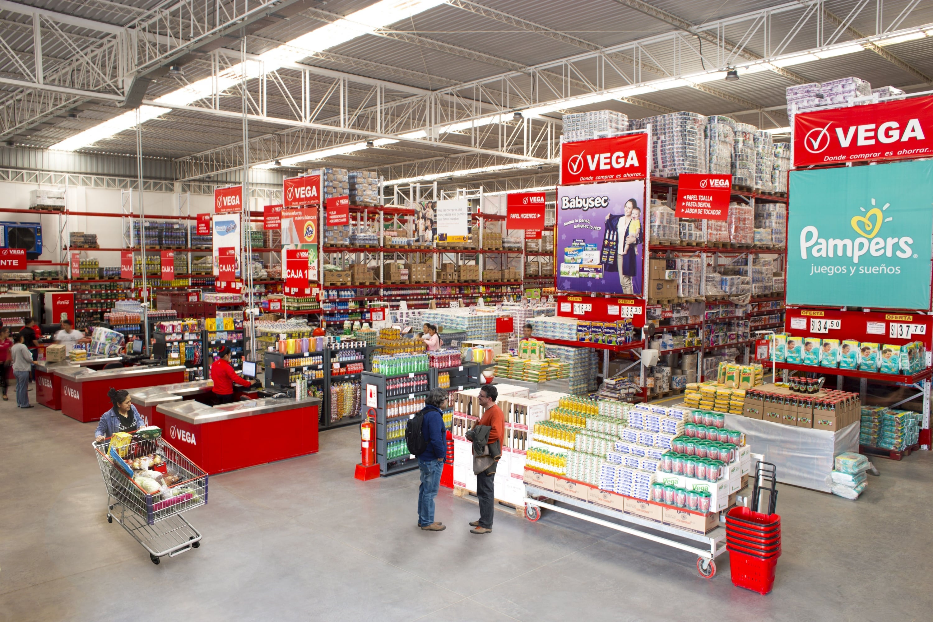 El Grupo Vega alista una serie de aperturas el 2024 y planea expandir un negocio en el sector automotriz.