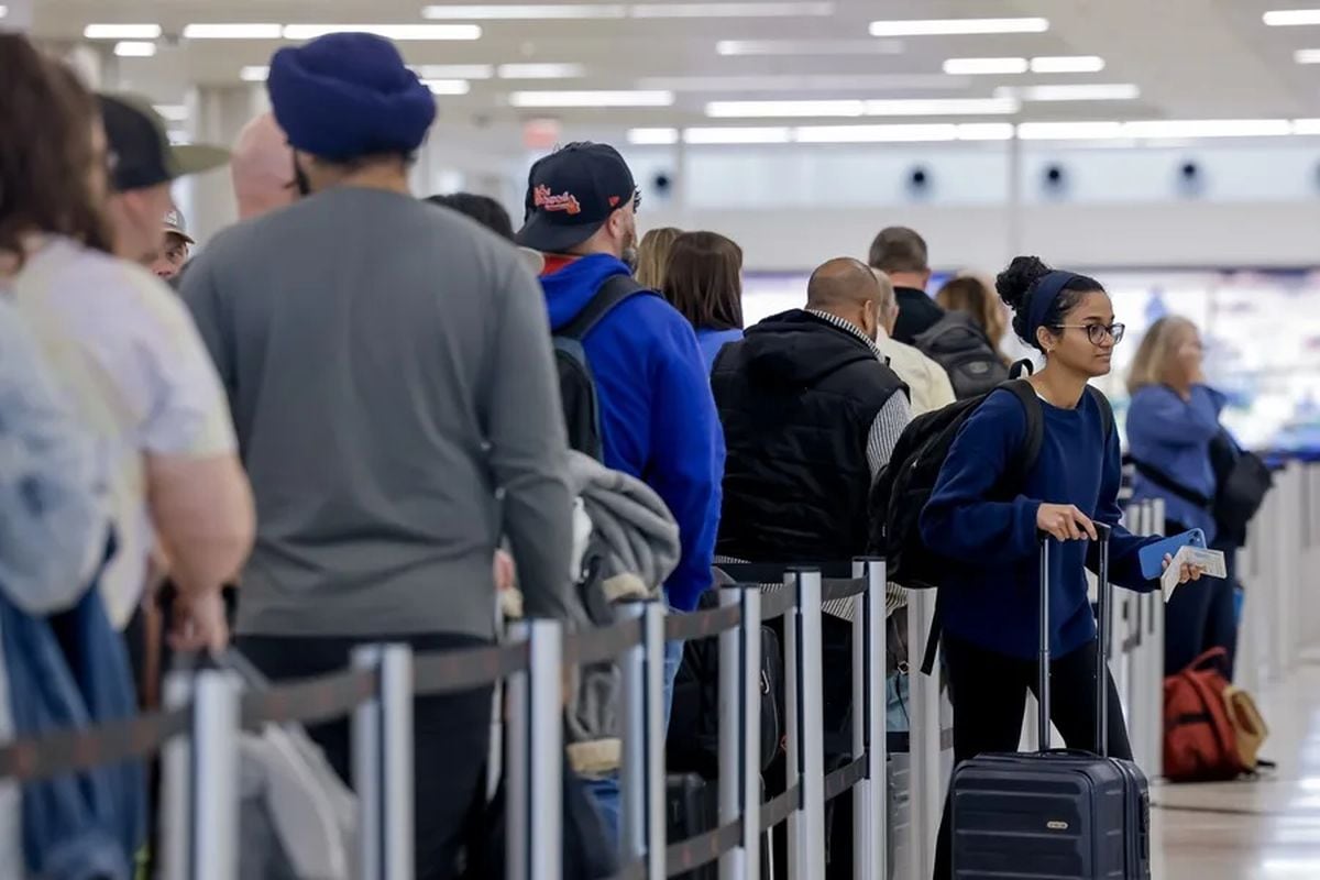 A pesar del impacto en el transporte aéreo, las carreteras funcionaron con relativa normalidad. (Foto: EFE/Erik S. Lesser)