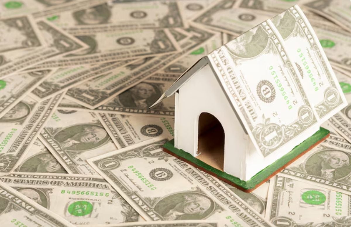 Detallar tus deducciones en lugar de usar la estándar, combinado con un certificado de crédito hipotecario, puede marcar la diferencia en lo que el IRS te devuelve (Foto: Freepik)