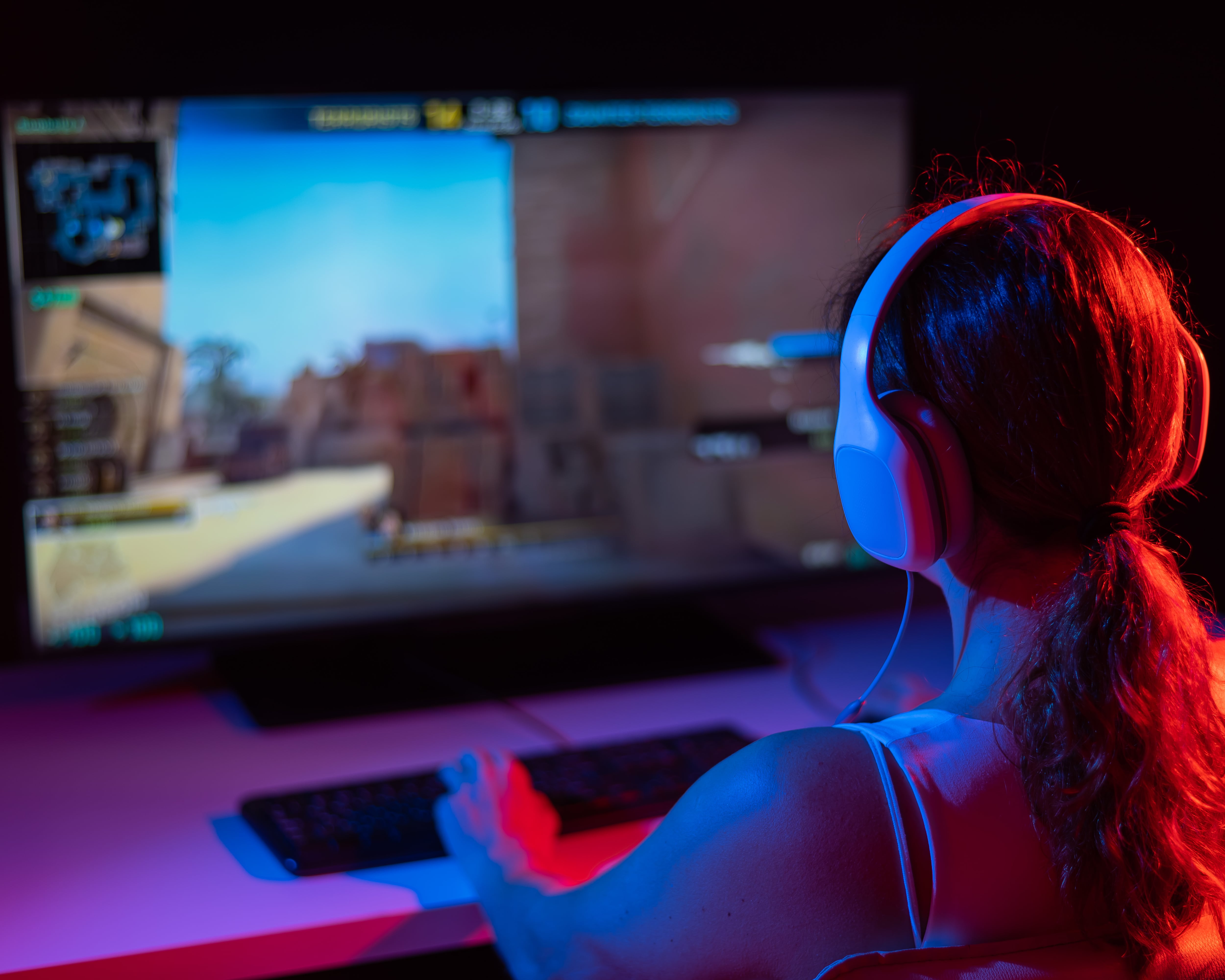 En los esports, competir profesionalmente implica entrenamiento estructurado y análisis de juego, no solo horas de práctica. (Foto referencial)