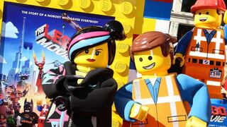 CEO de Lego insinúa planes de nueva película tras éxito de Barbie