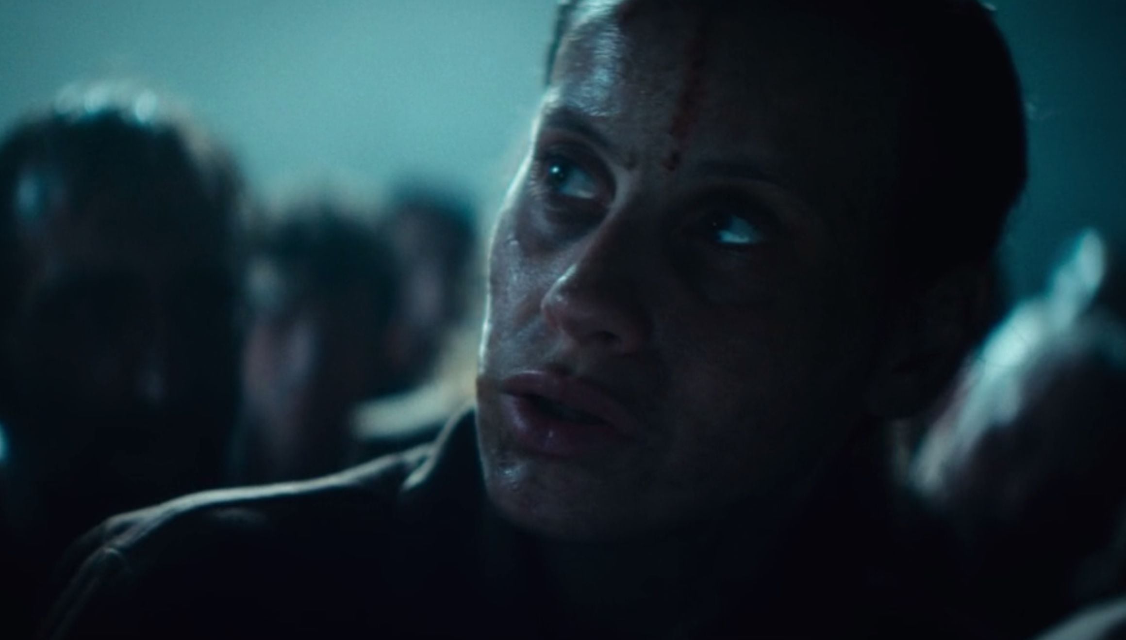 Al final de "El hoyo 2", Perempuán se encuentra con varios personajes aparentemente muertos (Foto: Netflix)