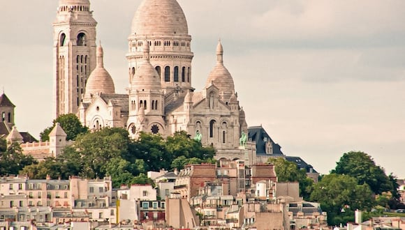 Aproveche esta nueva visita a París para tomarse un tiempo en Montmartre, el barrio de la famosa basílica del Sacré-Cœur. (Foto: Pixabay)