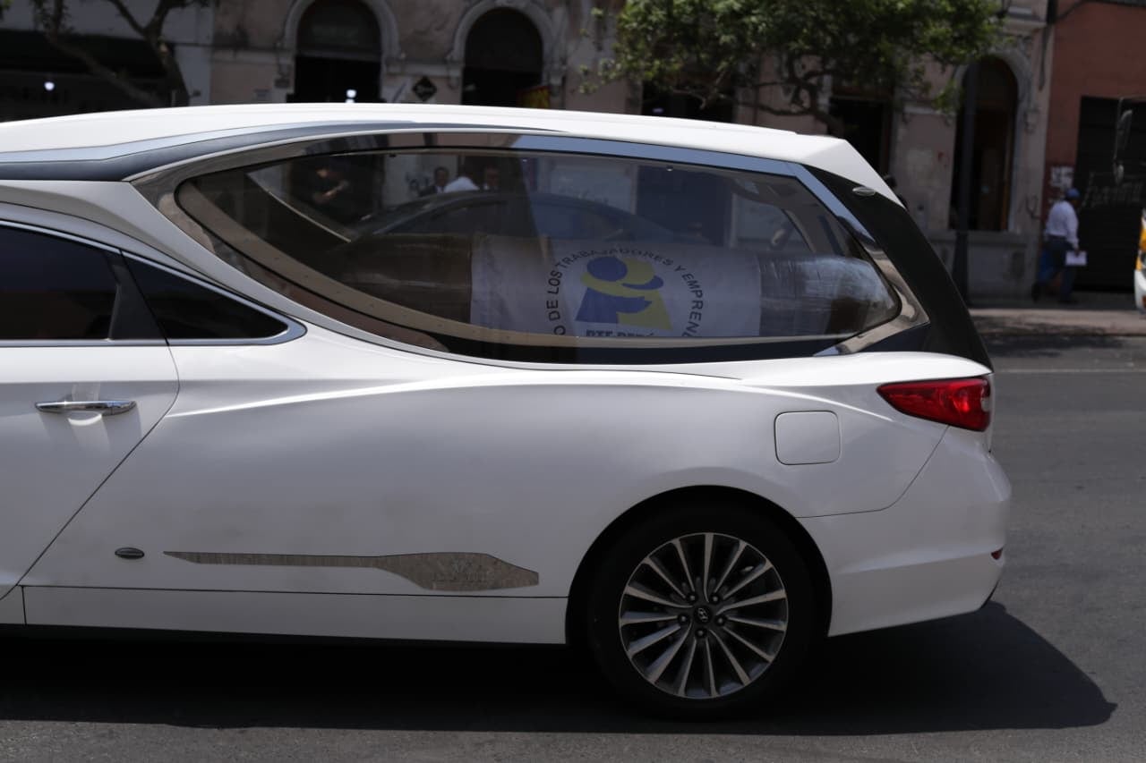 Llegada del cuerpo de quien fue en vida el candidato presidencial del partido PTE Perú Napoleón Becerra el cual falleció en un accidente de tránsito al interior del país.
Fotos: Julio Reaño/@photo.gec