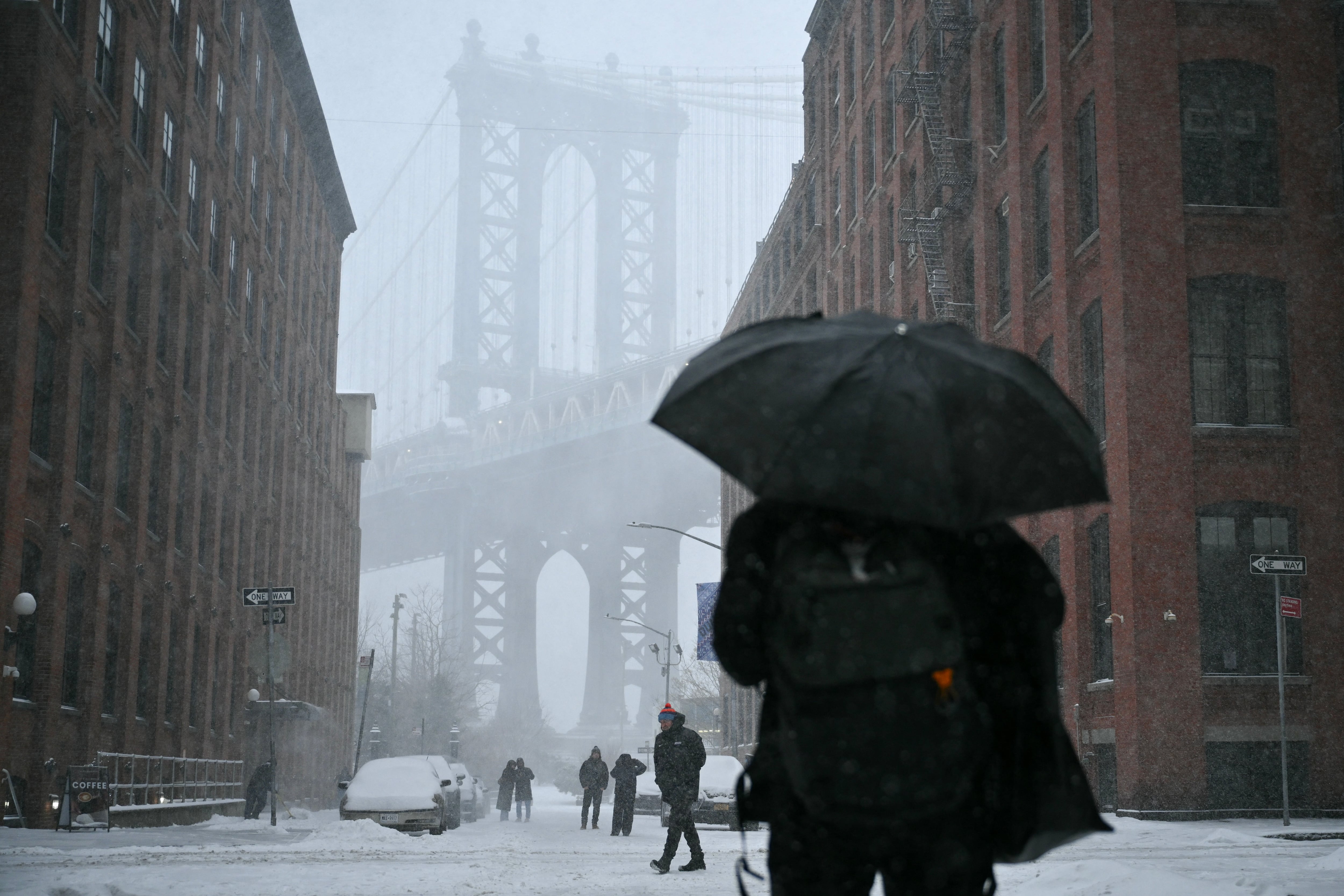 Tormenta invernal deja a miles de hogares sin electricidad en Estados Unidos. (Foto: AFP)
