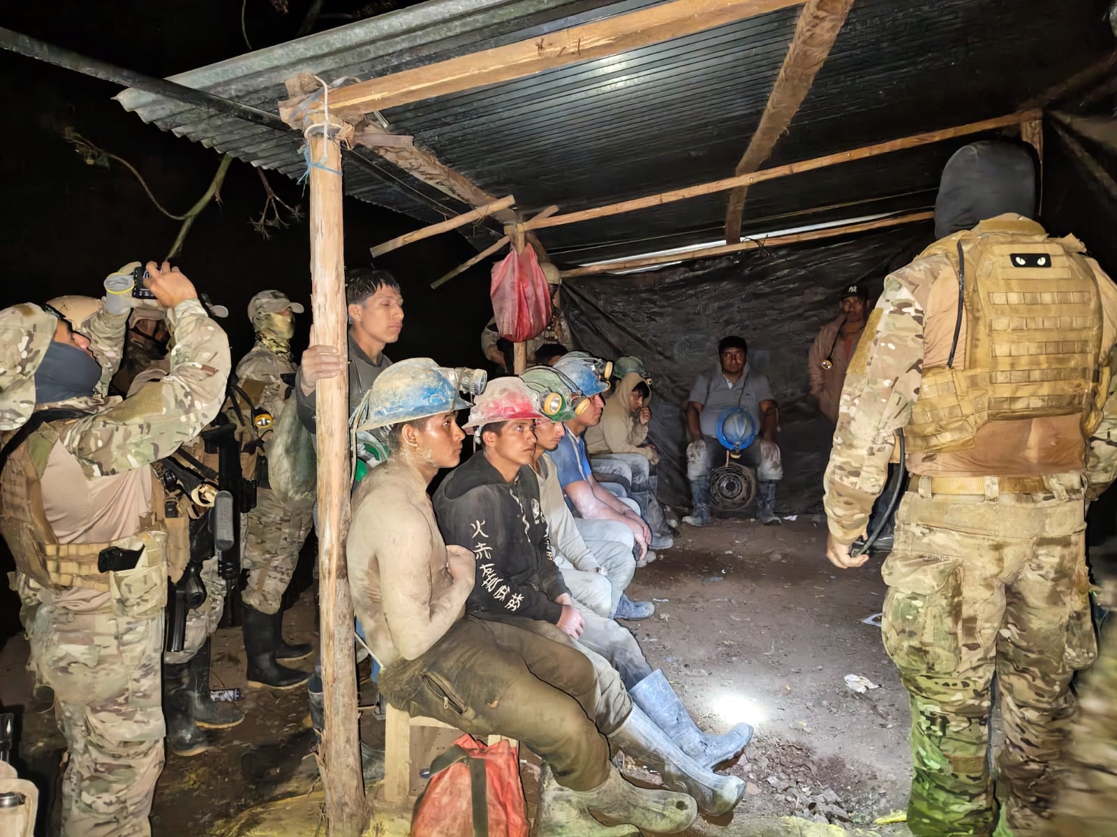 Comando Unificado de Pataz logró rescatar a mineros artesanales retenidos por mafias. Foto: MINDEF