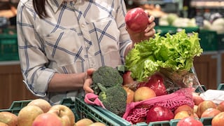 El 65% de trabajadores usa su tarjeta de alimentos para compras del hogar