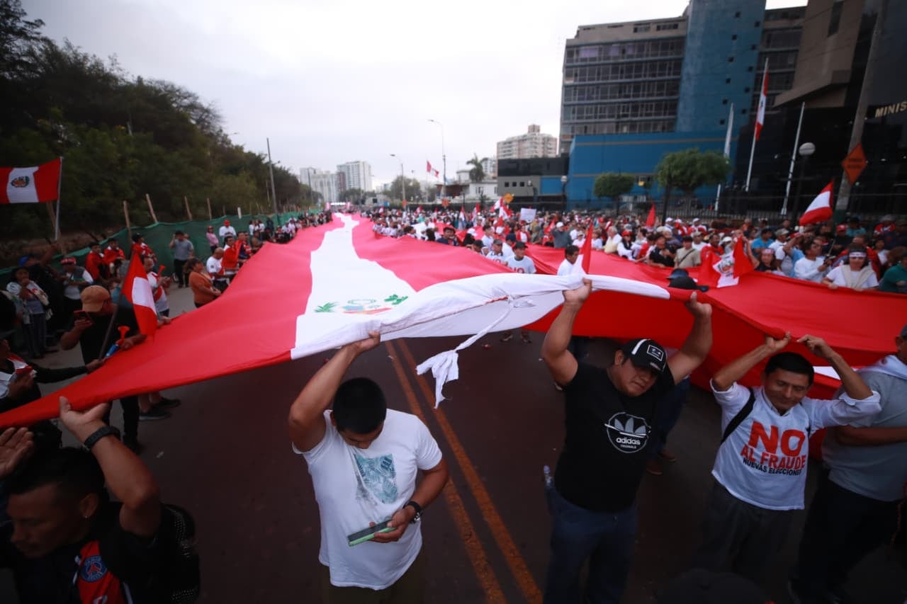 Marcha por la democracia fue convocada por Rafael López Aliaga. Foto: GEC