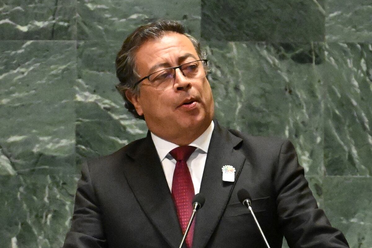 El país “seguirá recibiendo a los colombianas y colombianas que retornen en condición de deportados”, señaló el canciller colombiano, Luis Gilberto Murillo. (Foto de TIMOTHY A. CLARY / AFP)