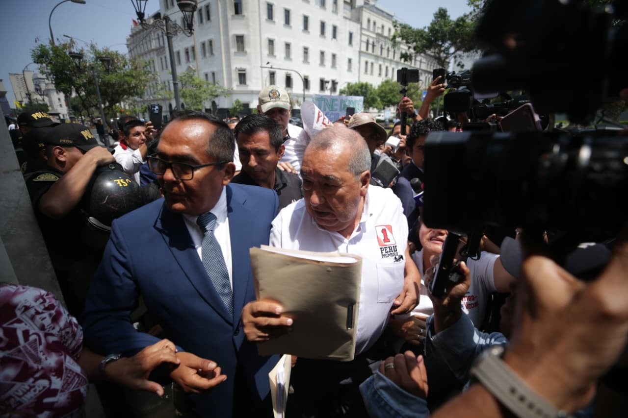 El JNE tendrá ahora la última palabra sobre la continuidad o no de la candidatura presidencial de Mario Vizcarra en el proceso electoral de 2026. (Foto: GEC)