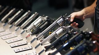 Aumenta la venta de armas en EE.UU. por el temor a los efectos del coronavirus