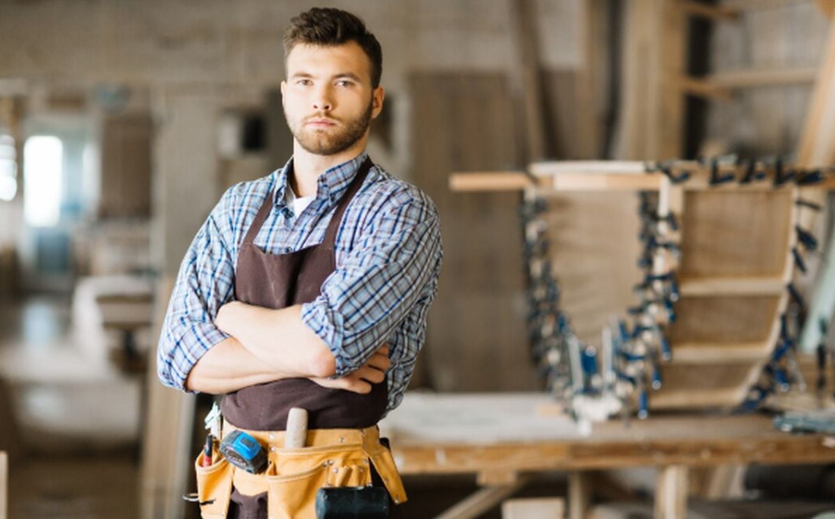 Para postular se requiere experiencia reciente en carpintería (Foto: Freepik)