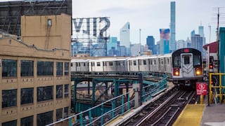 ¿Otro reto en TikTok? ‘Surfear’ en metro de Nueva York deja siete muertos este año