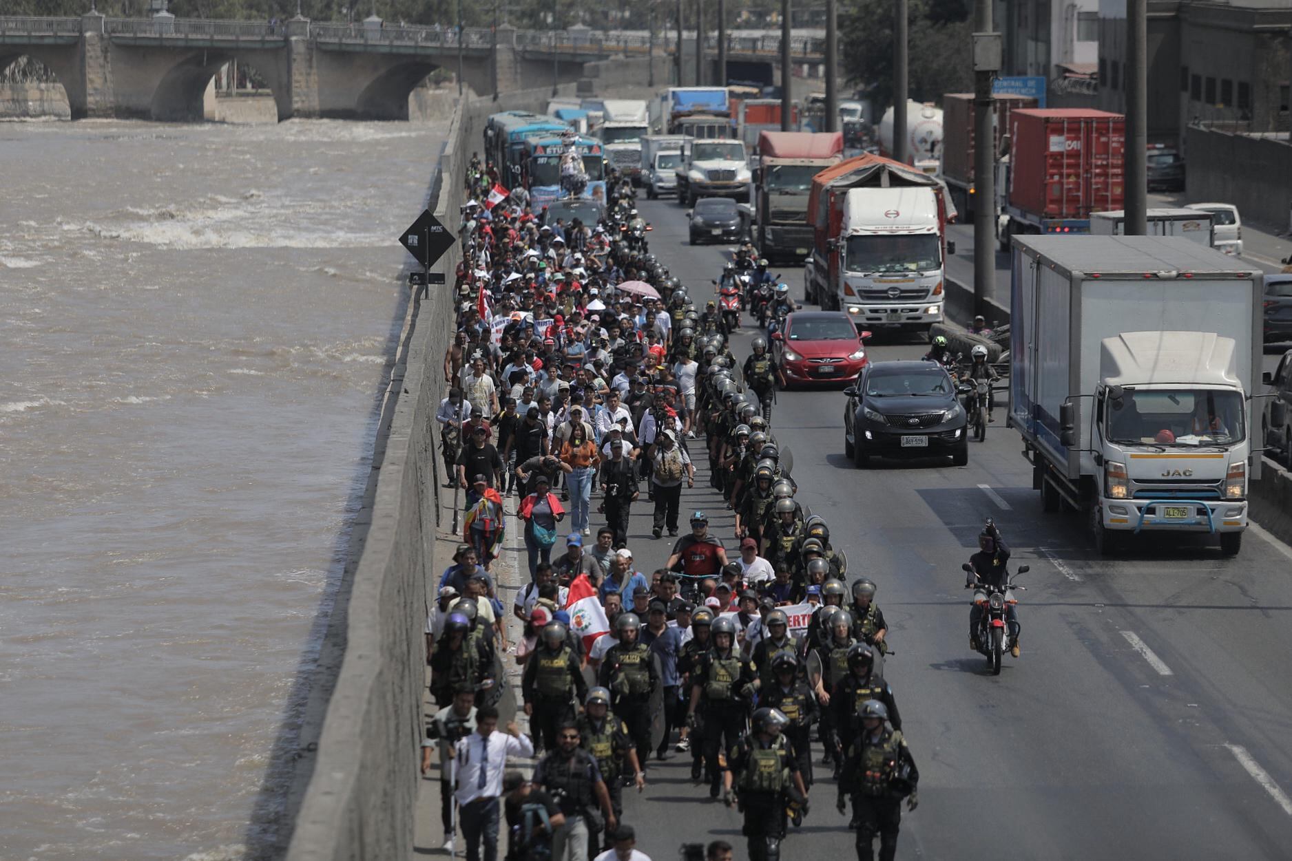 Paro de transportistas será acatado por unas 80,000 unidades a nivel nacional, indican desde el Frente Nacional de Transportistas y Conductores del Perú. Foto: difusión GEC
