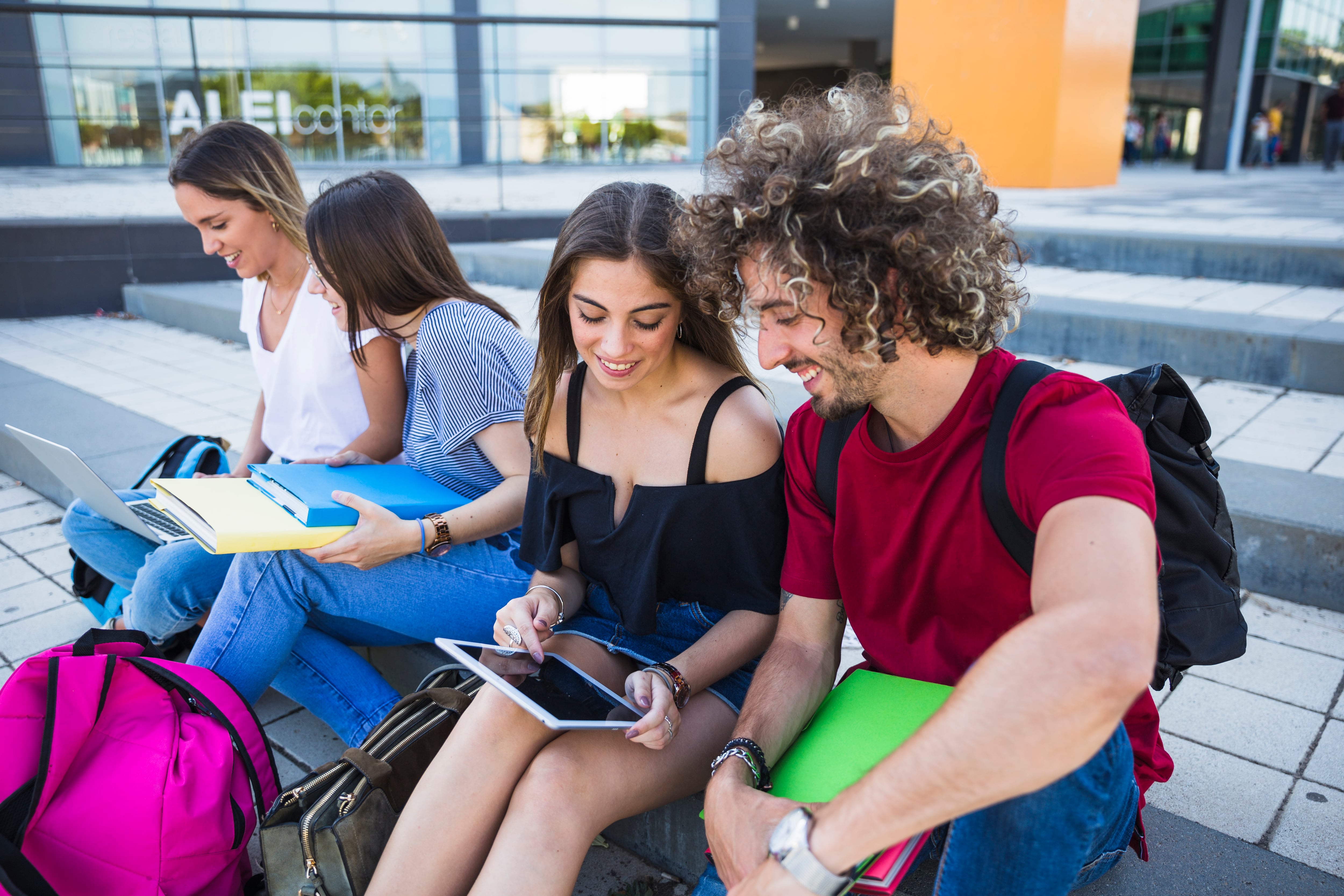 El flujo de estudiantes peruanos hacia Australia superó los 3,000 en 2025 y Austrade espera mantener ese nivel durante 2026.