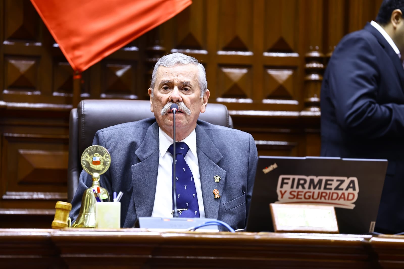 Presentan denuncia constitucional contra Fernando Rospigliosi: piden inhabilitación de 10 años