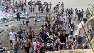 Miles de migrantes ingresan irregularmente a España desde Marruecos: hay fallecidos