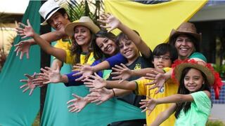 Singular familia cruza los dedos para ver a Brasil convertirse en hexacampeón
