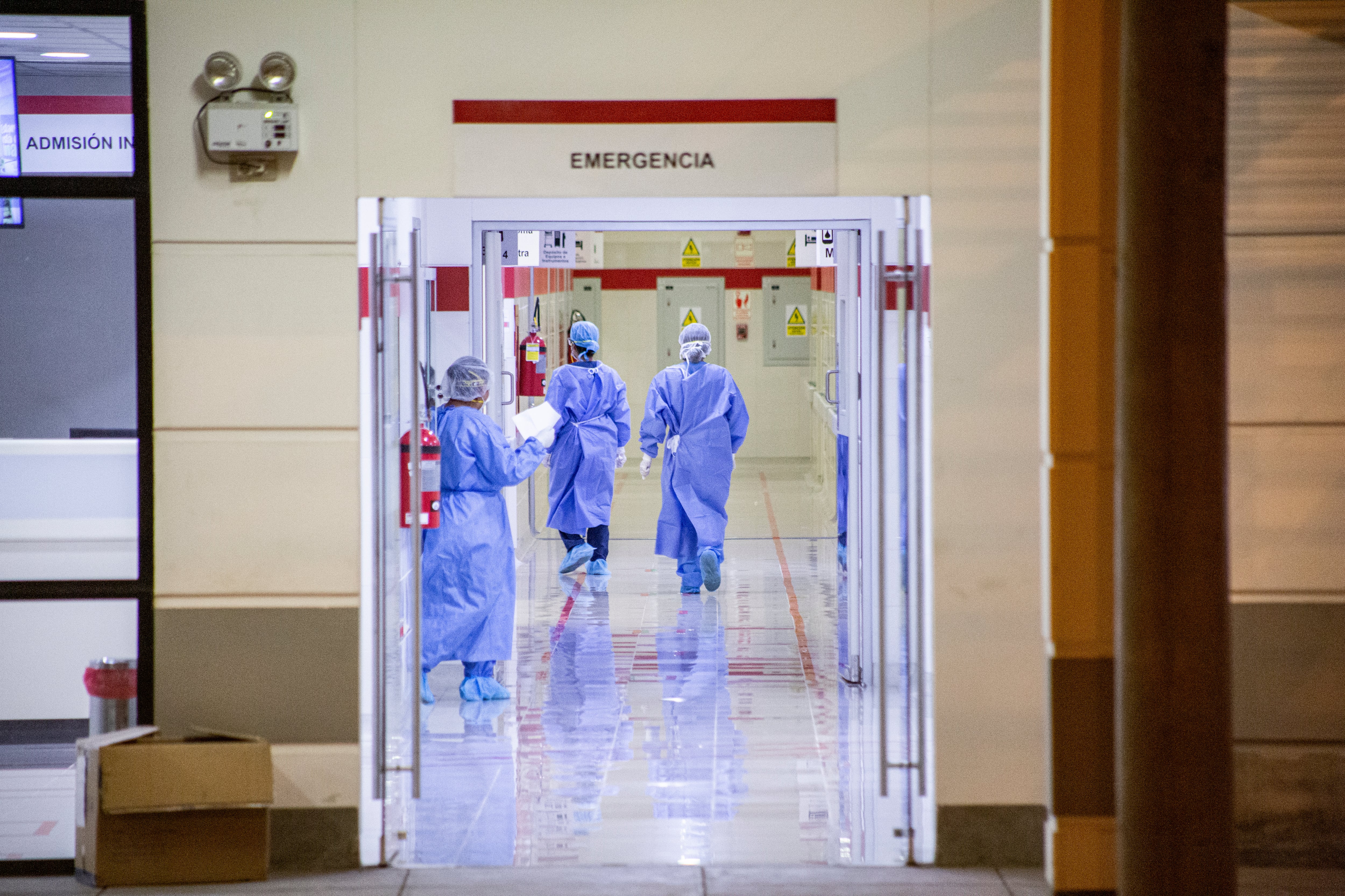 De acuerdo con datos del Ministerio de Salud (Minsa), se estima que hay una brecha de recursos humanos de más de 10,000 médicos a nivel nacional. (Foto: GEC)