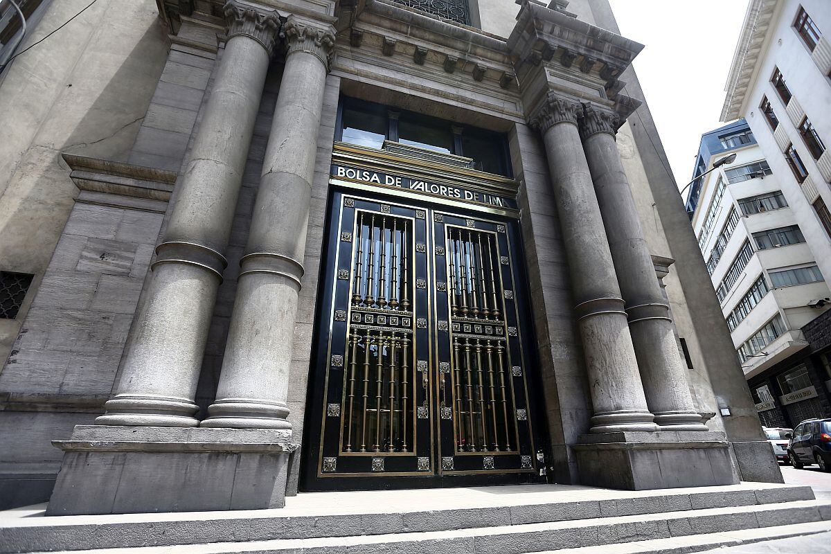 Durante la sesión se cotizaron acciones de 60 empresas, de las cuales 25 subieron, 17 bajaron y 18 no registraron variación. (Foto: Jesús Salcedo / GEC)