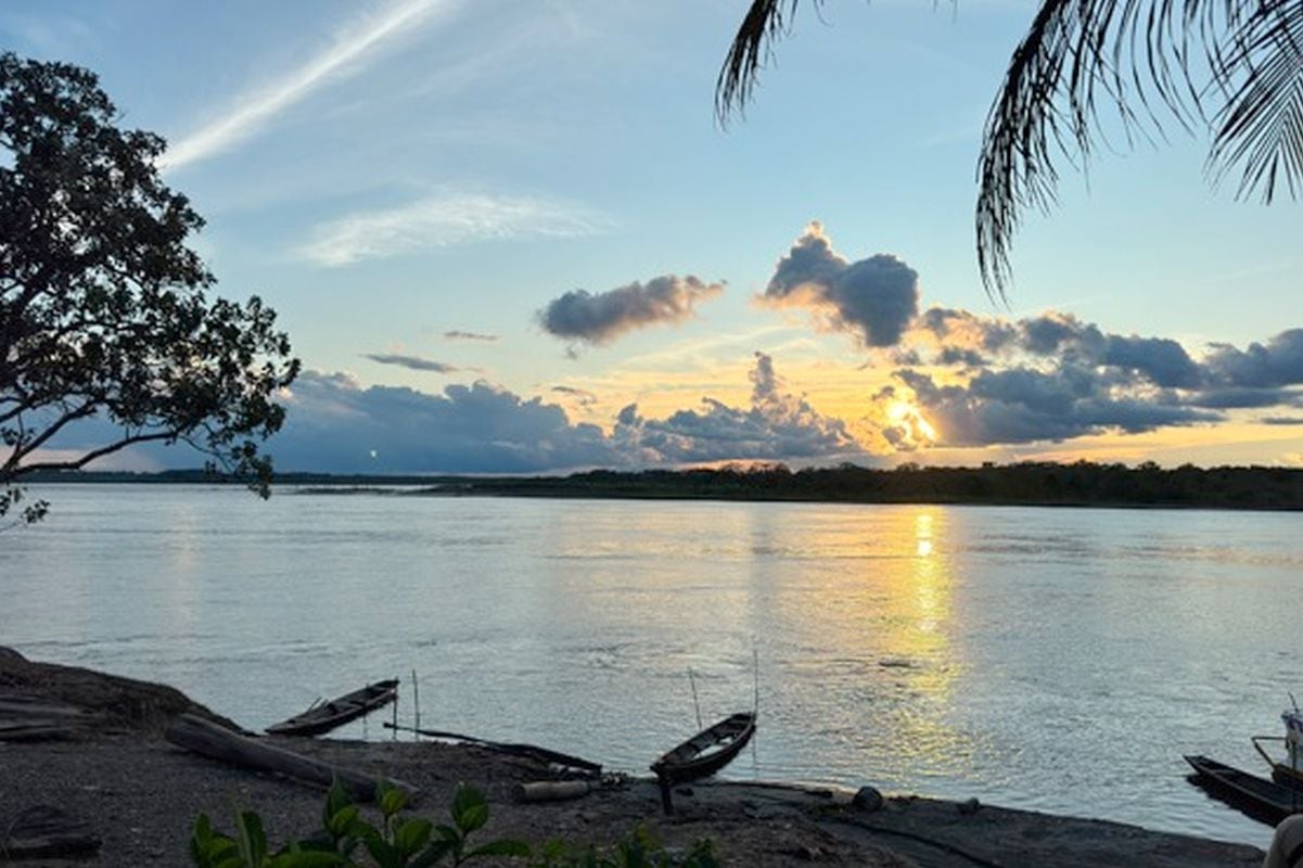 Senamhi exhortó a la población y a las autoridades locales a mantenerse en permanente vigilancia, evitar actividades cercanas al río, no cruzar zonas inundadas. Foto: Senamhi