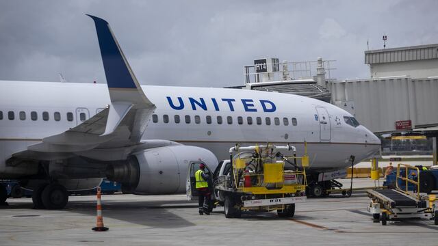 United Airlines ofrece a sus pilotos un aumento de sueldo de US$ 8,000 millones