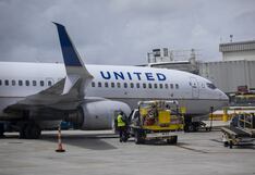 United pide a pilotos que tomen días libres sin paga por retrasos en entrega de Boeing