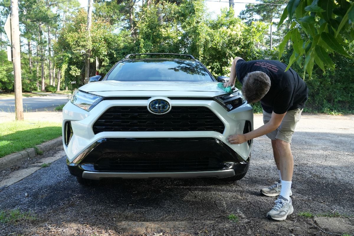 Brandon Wingate con su 2024 Toyota RAV4.