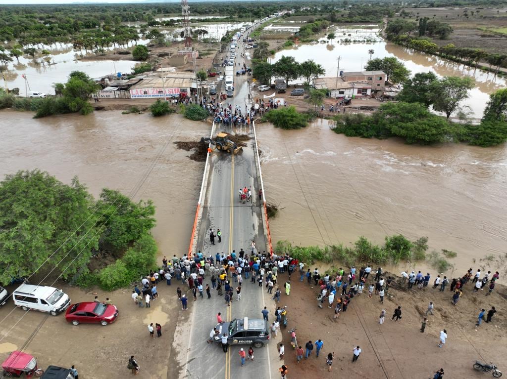 Puente del río La Leche en Lambayeque.