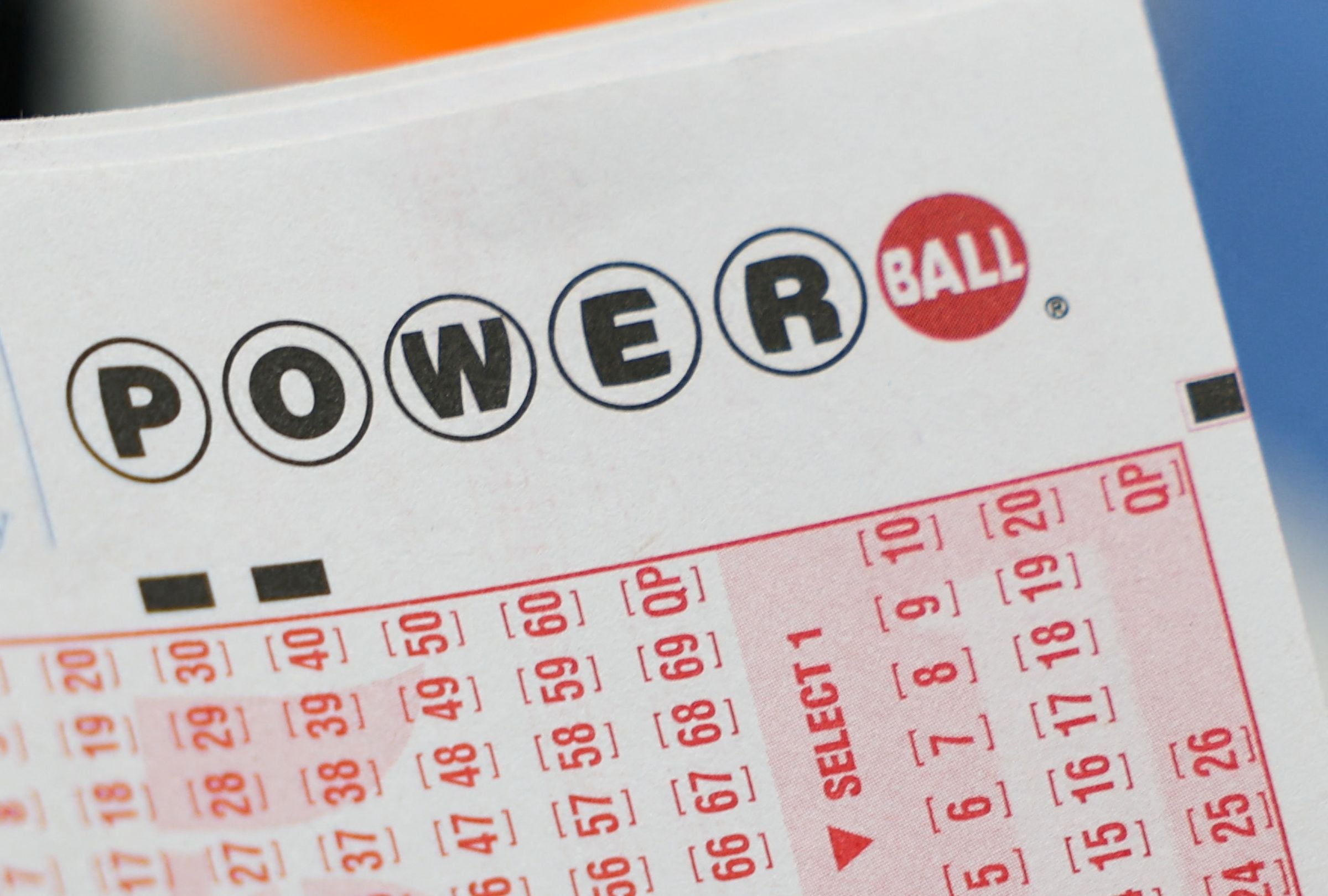 En esta nota conocerás los resultados del sorteo del Powerball del sábado 6 de diciembre y descubrir si alguien se quedó con el premio mayor. (Foto: Patrick T. Fallon / AFP)