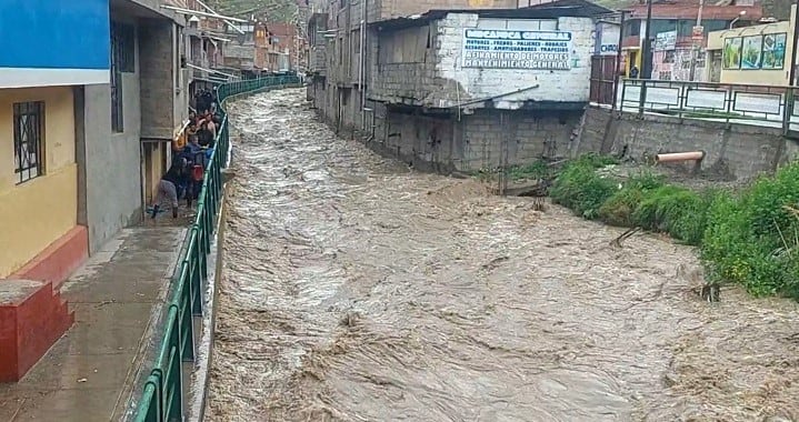 Las lluvias en Apurímac desencadenaron un desastre que dejó a la comunidad devastada. Foto: EFE
