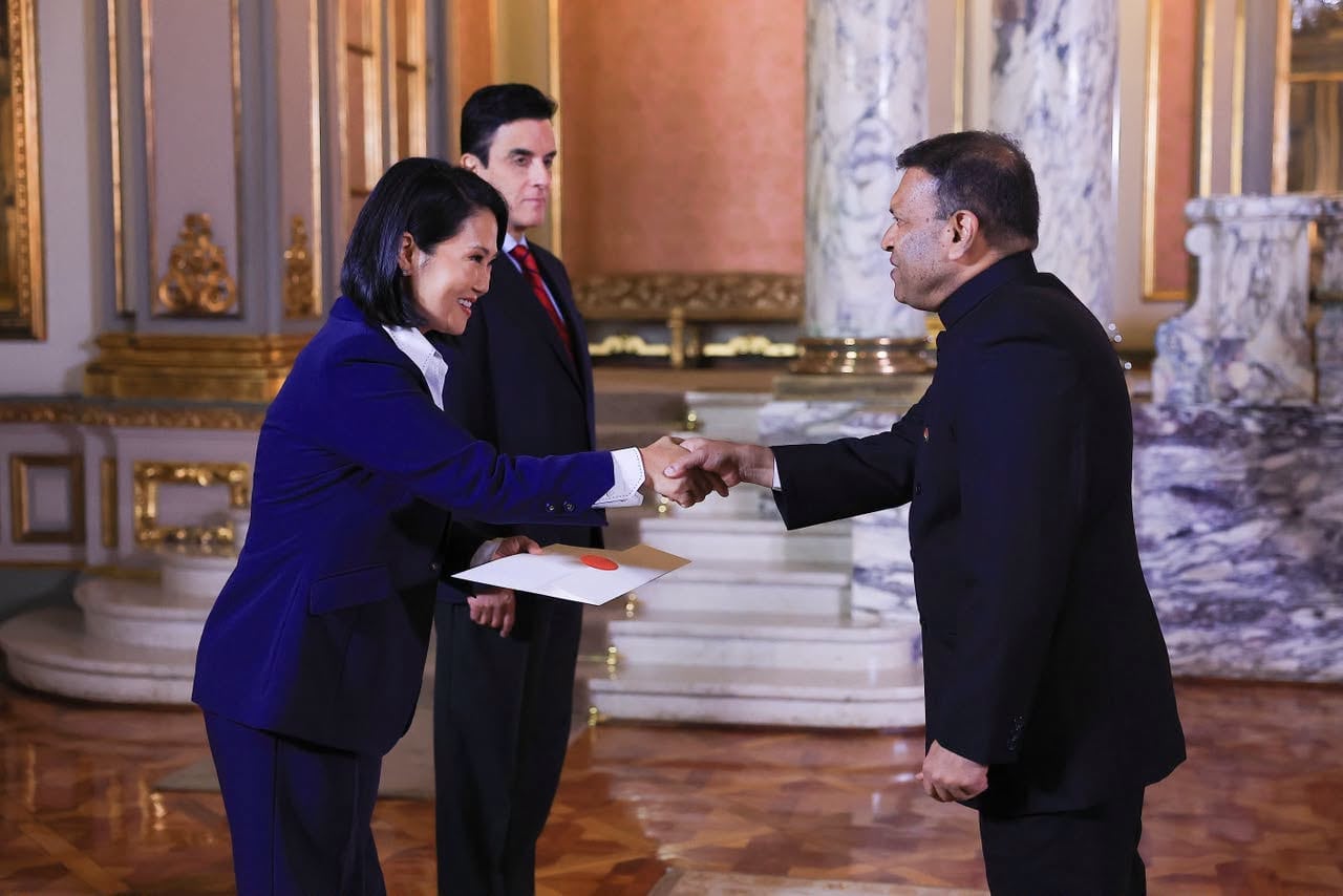 A inicios de octubre, el embajador Sugandh Rajaram dialogó con la presidenta Keiko Fujimori. Foto: Embajada India en Perú