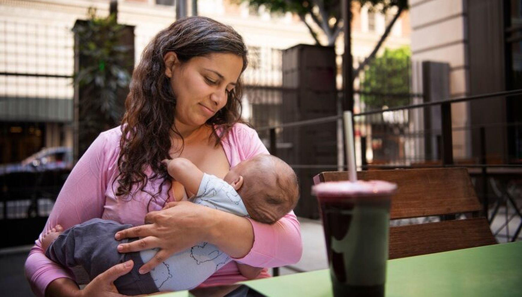 Trump prometió que firmará una orden ejecutiva para evitar que el gobierno federal otorgue ciudadanía a los nacidos en Estados Unidos cuyos padres sean indocumentados (Foto referencial: Freepik)