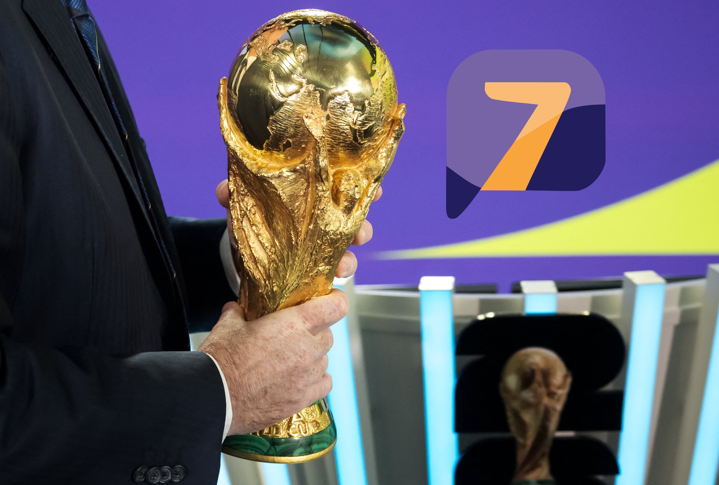 WASHINGTON DC (ESTADOS UNIDOS), 05/12/2025.- Cobertura oficial de TV Azteca (Canal 7) EN VIVO GRATIS para ver el sorteo de la fase de grupos de la Copa Mundial de la FIFA 2026 en México este viernes 5 de diciembre desde el John F. Kennedy Center de Washington DC, Estados Unidos. FOTO DE FABRICE COFFRINI PARA AFP