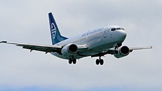 Crisis en aerolínea low cost: compañía que volaba a Estados Unidos se declara en quiebra