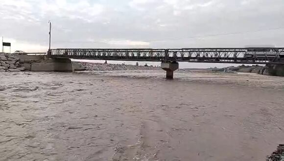Río Pisco se desborda y ocasiona grandes pérdidas de cultivos.