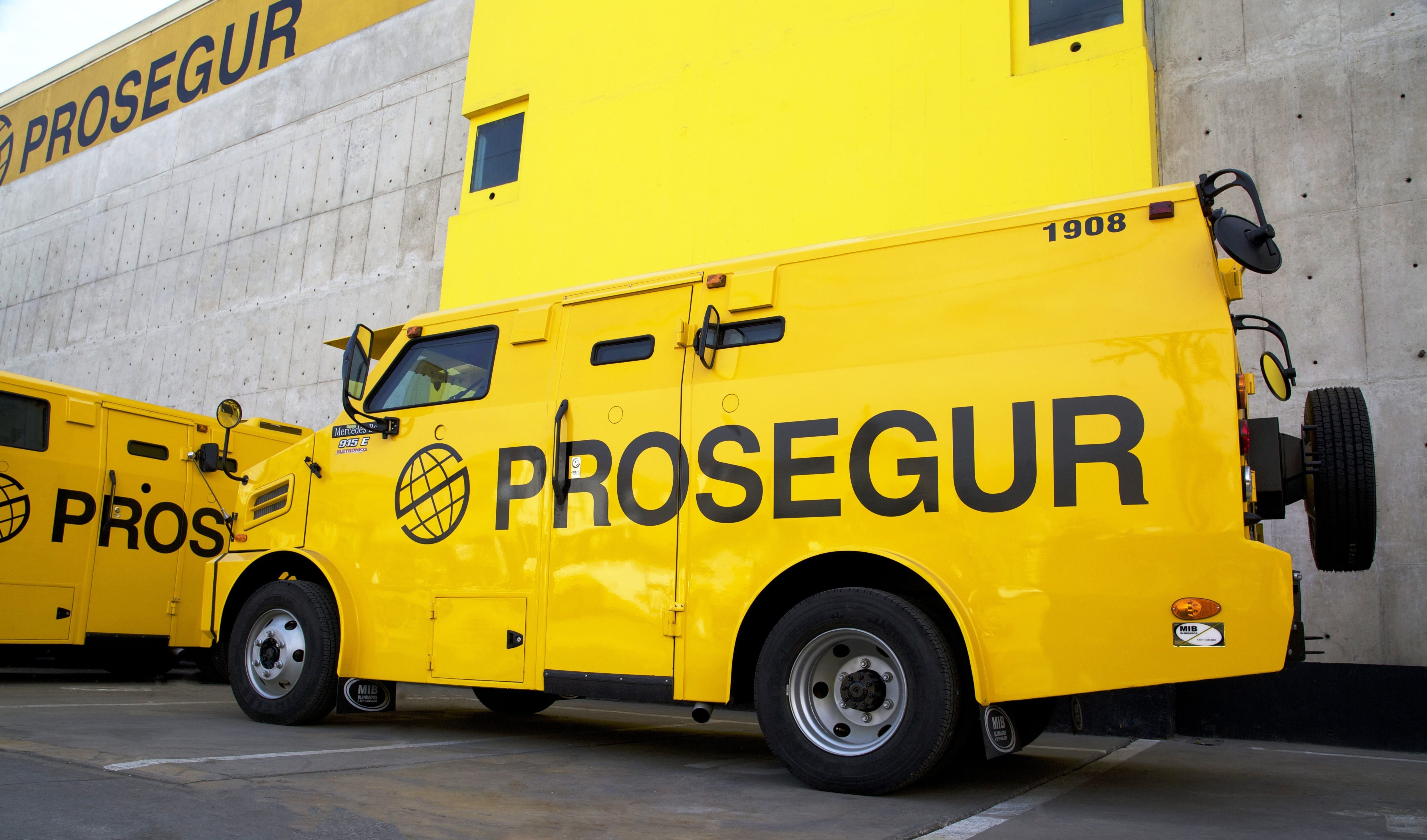 Prosegur es una de las empresas que ofrece el servicio de transporte y dinero en el país. (Foto: GEC)