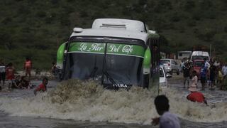 Ciclón Yaku: río Piura se desborda en Tambogrande y familias son evacuadas a albergues 