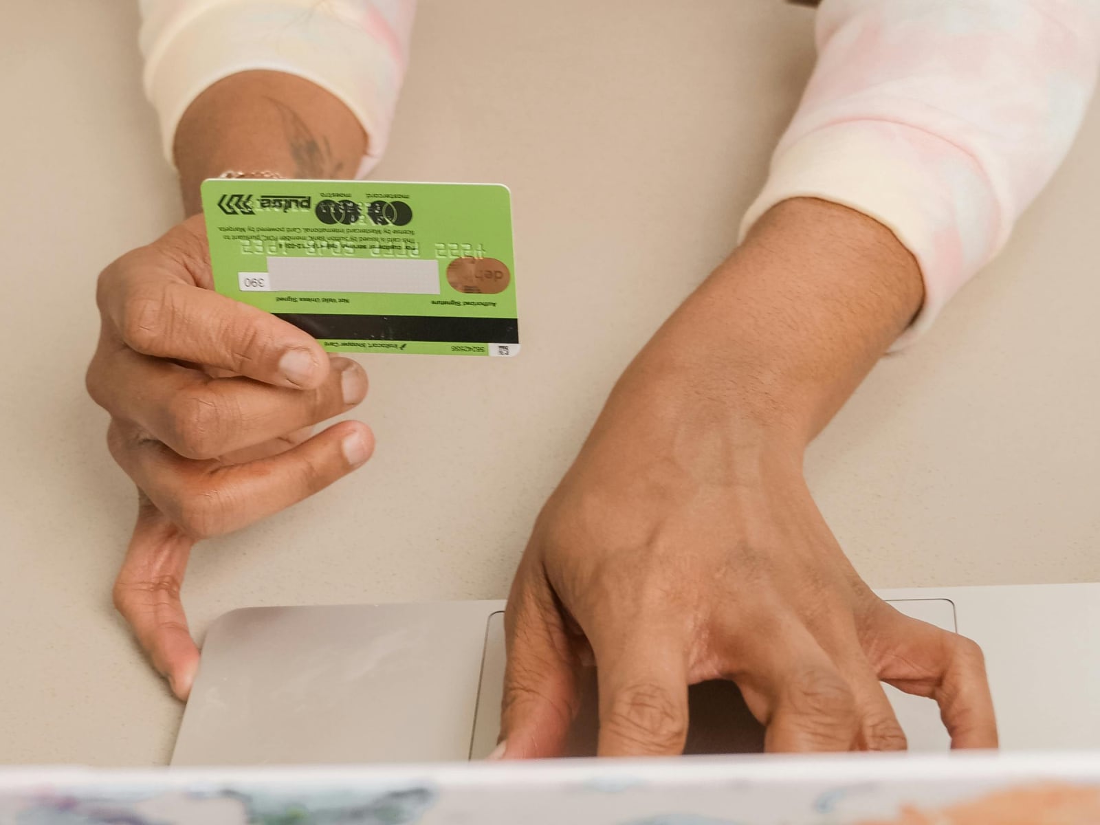 Las solicitudes solo serán aceptadas para las personas que tienen sus declaraciones de impuestos al día en Estados Unidos (Foto: Pexels)