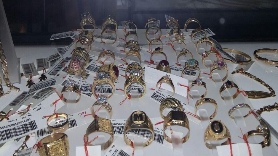 Créditos con garantía de joyas crecen por necesidad de liquidez de familias.