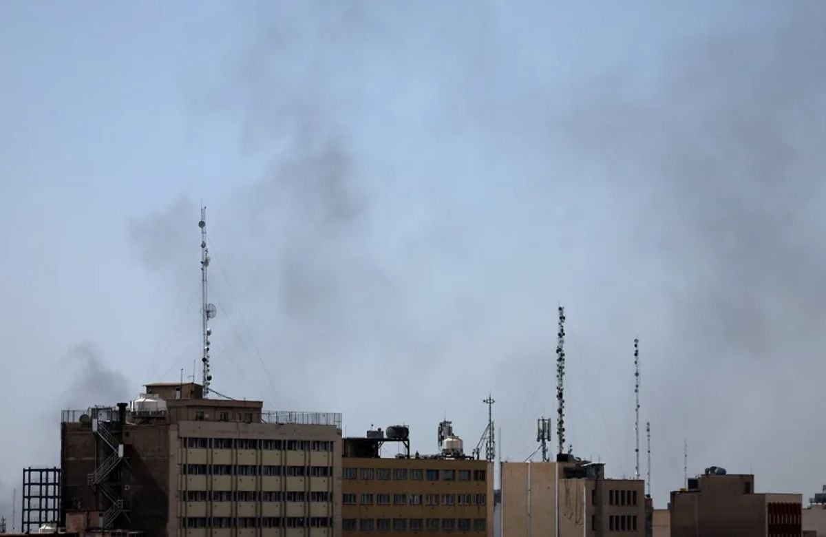La aviación israelí bombardeó instalaciones del Ministerio de Inteligencia iraní y de la Fuerza Quds en Teherán, en una nueva escalada del conflicto entre Irán e Israel. Foto: EFE.