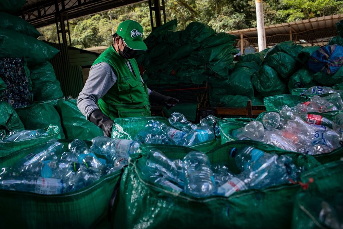 El arribo de Desafío Ambiente a Perú es un desafío tomando en cuenta que el país apenas recicla el 4% de las 900,000 toneladas de plástico que desecha, de acuerdo al Ministerio del Ambiente. Foto: Difusión