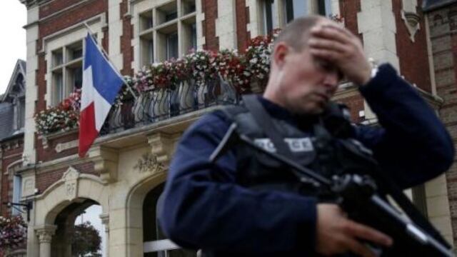 Estado Islámico dice que atacantes de iglesia en Francia eran dos de sus "soldados"