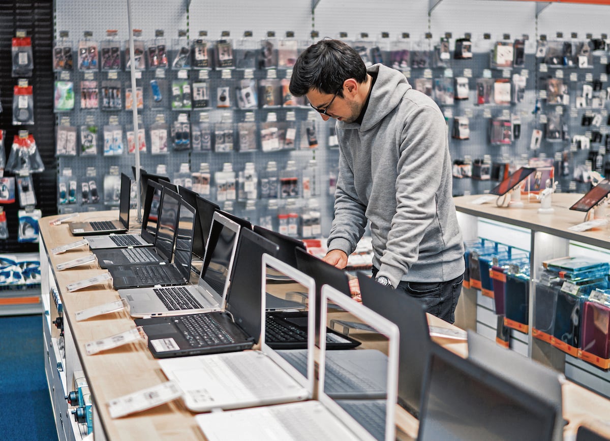 Empresas optan por rentar sus equipos tecnológicos.