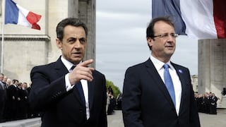 Francia: Hollande y Sarkozy, una extraña pareja en el Día de la Victoria